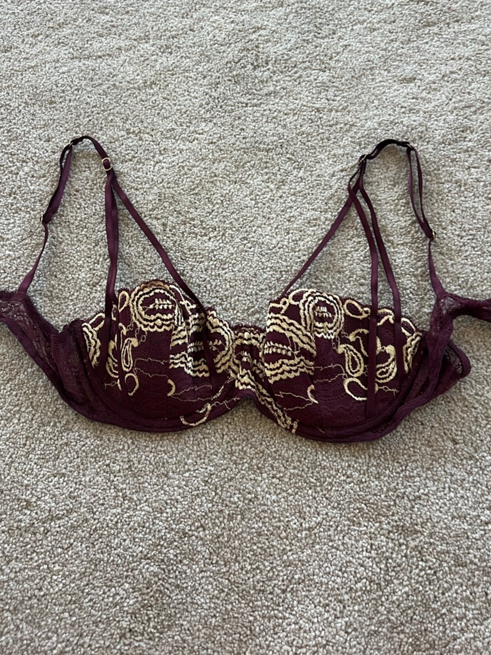 Victoria’s Secret y2k bra Lace Underwire balconette Bra Gold Embroidery vintage